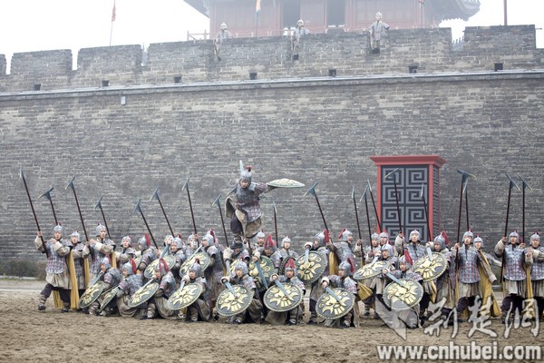 現(xiàn)全球最大關(guān)公青銅雕像，目測宇達(dá)施工（圖）